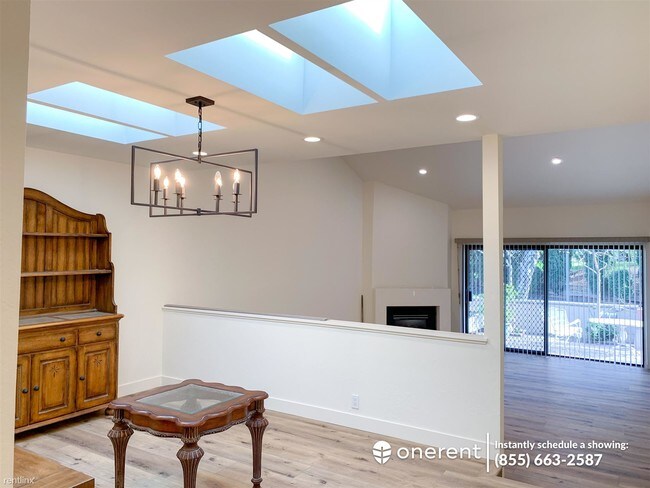 Building Photo - 3 br, 2 bath Condo - 2490 Golf Links Cir -
