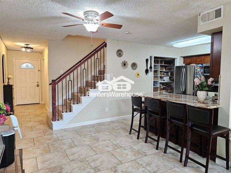 Building Photo - 1806 Saxony Ln