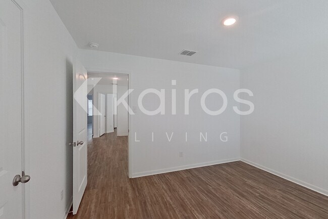 Building Photo - 914 Shady Brk