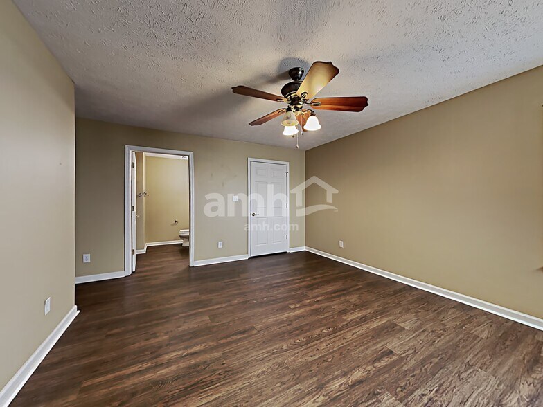 Building Photo - 2521 Monarchy Ln