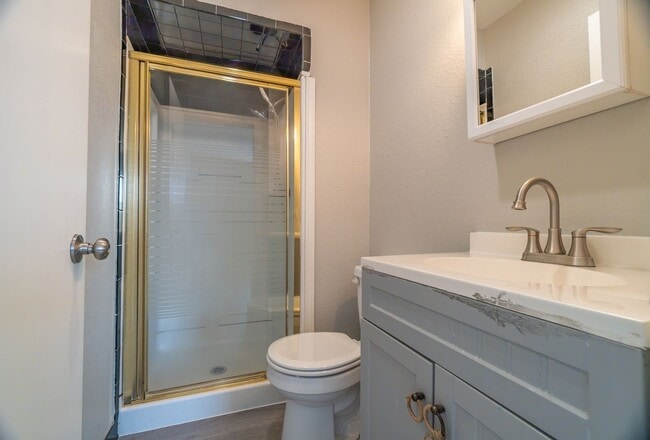 Building Photo - Beautiful 3 Bed, 2 Bath Home with a 2-Car ...