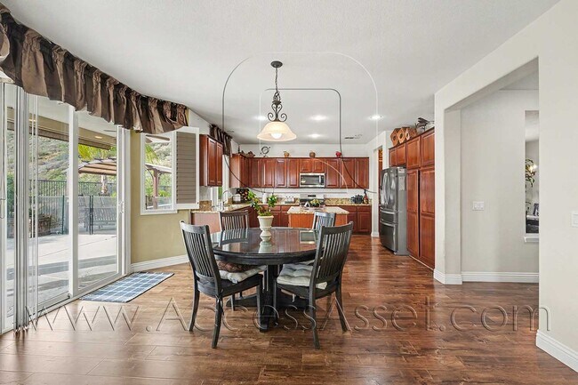 Building Photo - Stunning 5 Bed/3 Bath Home with Pool in Menifee!