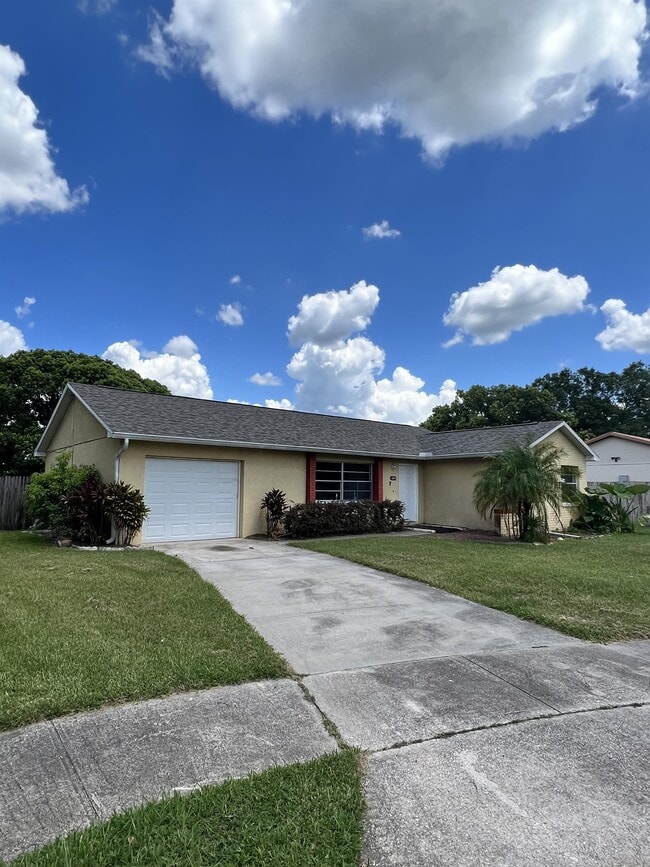 Building Photo - 1313 Summer Breeze Rd