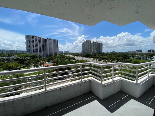 Building Photo - 3300 NE 192 St