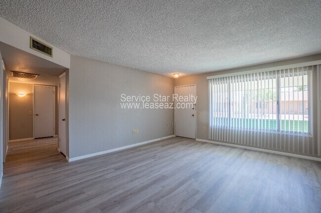 Building Photo - 17230 N Palo Verde Dr
