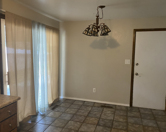 Building Photo - 104 Briarwood Ct