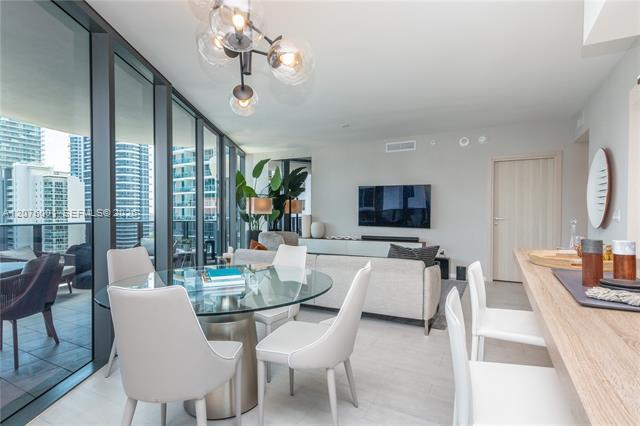 Building Photo - 1000 Brickell Plz