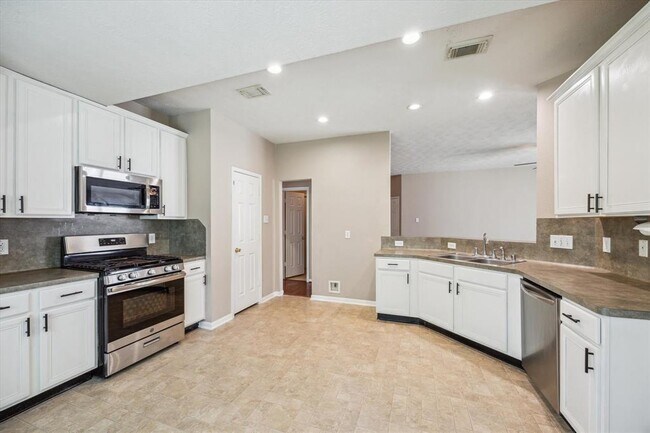 Building Photo - 20623 Rainstone Ct