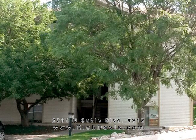 Building Photo - 2231 Sable Blvd