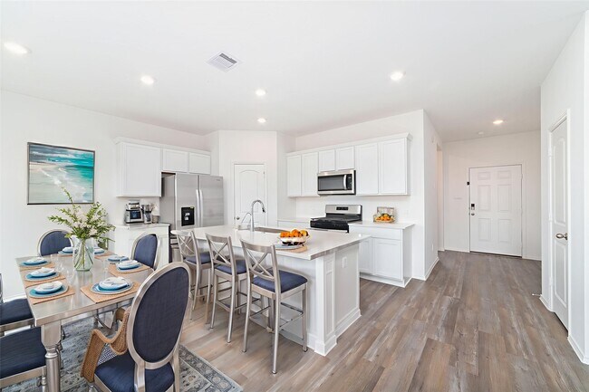 Building Photo - 6007 Bella Breeze Dr