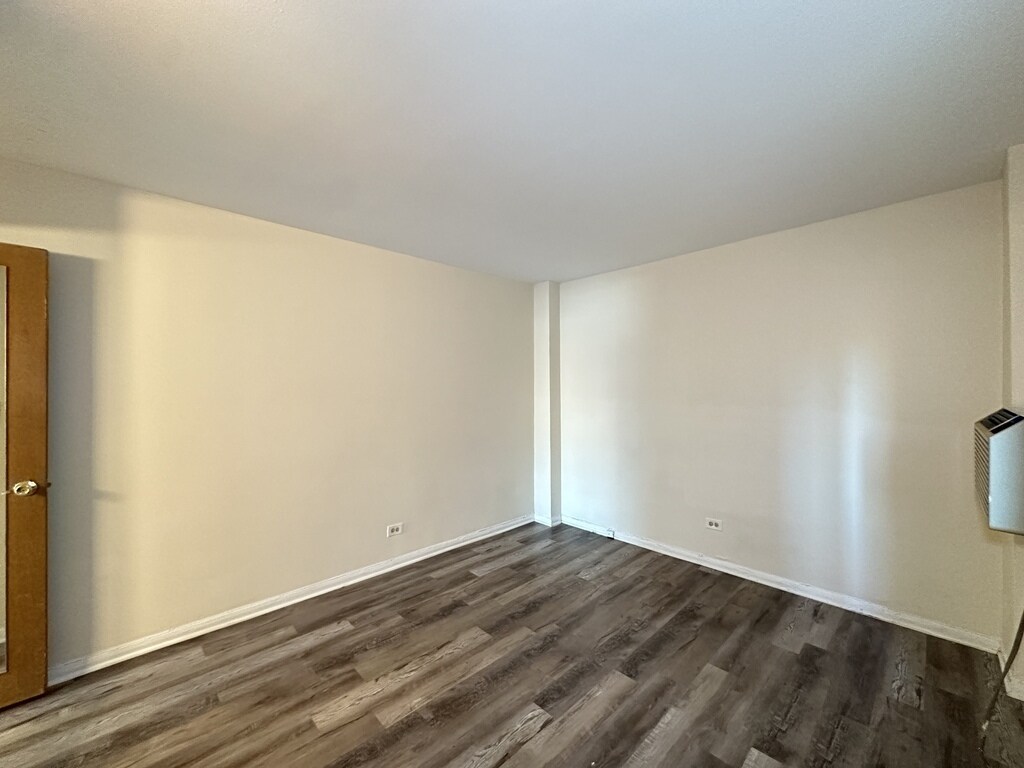 Building Photo - 1400 Chicago Ave