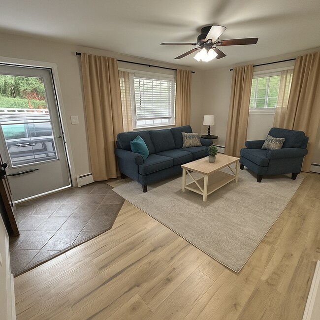 Building Photo - 3-Bedroom Home