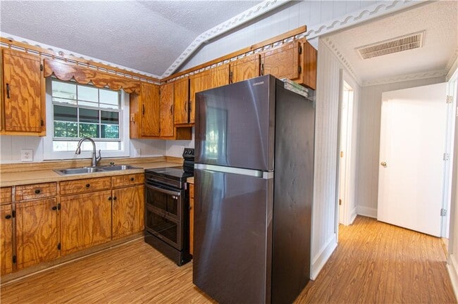 Building Photo - 250 Nottingham Wy