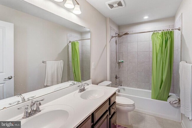 Building Photo - 11241 Wheeler Ridge Dr