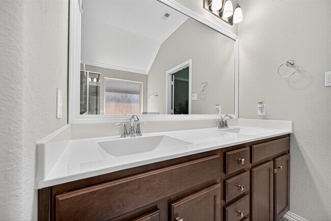 Building Photo - 4550 Shallow Ember Dr