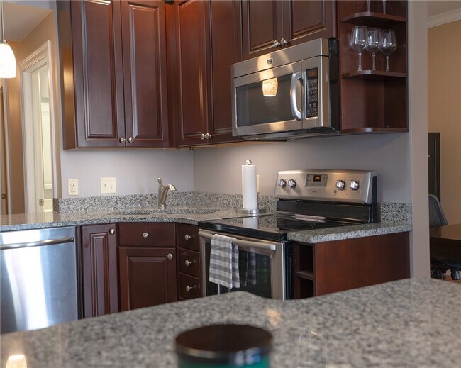 Building Photo - 90 E Market St