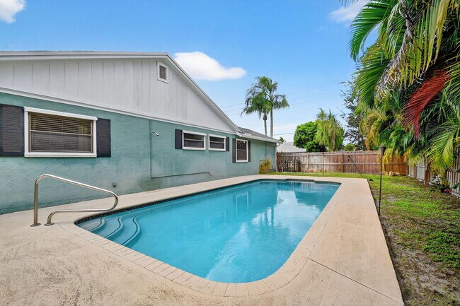 Building Photo - 4248 Palo Verde Dr