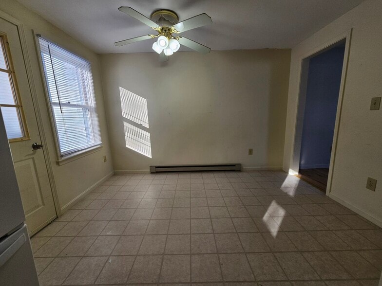 Building Photo - 27 Candlewood Ln