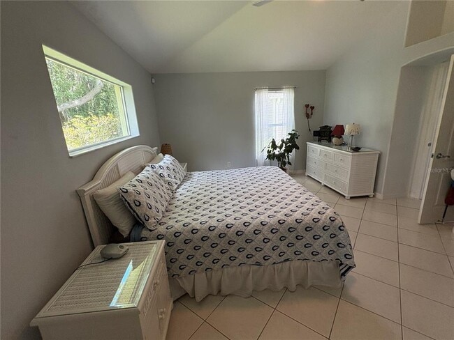 Building Photo - 17037 SE 76th Creekside Cir