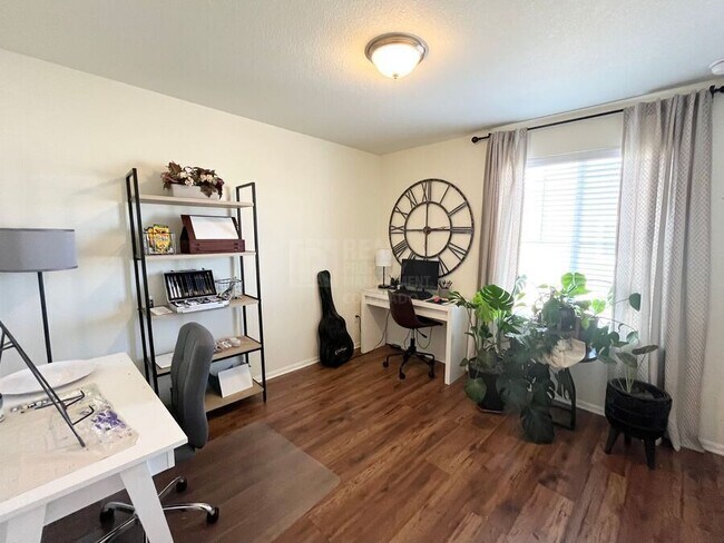 Building Photo - 13360 Olive St