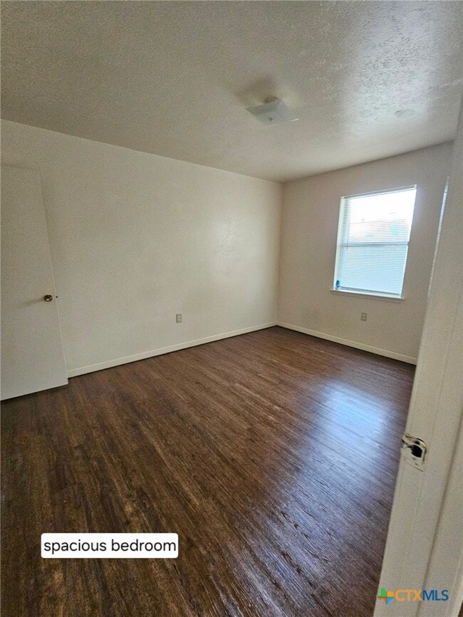 Building Photo - 102 E Avenue A