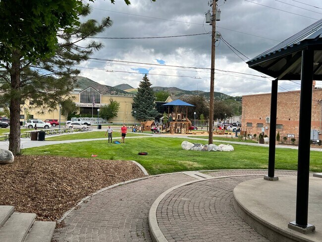 Interior Photo - 207 S Hayes