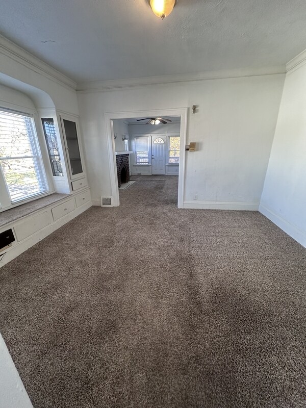 Building Photo - 3412 E 147th St