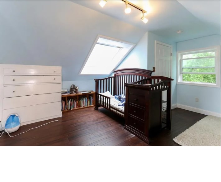 Building Photo - 41 W Main Rd