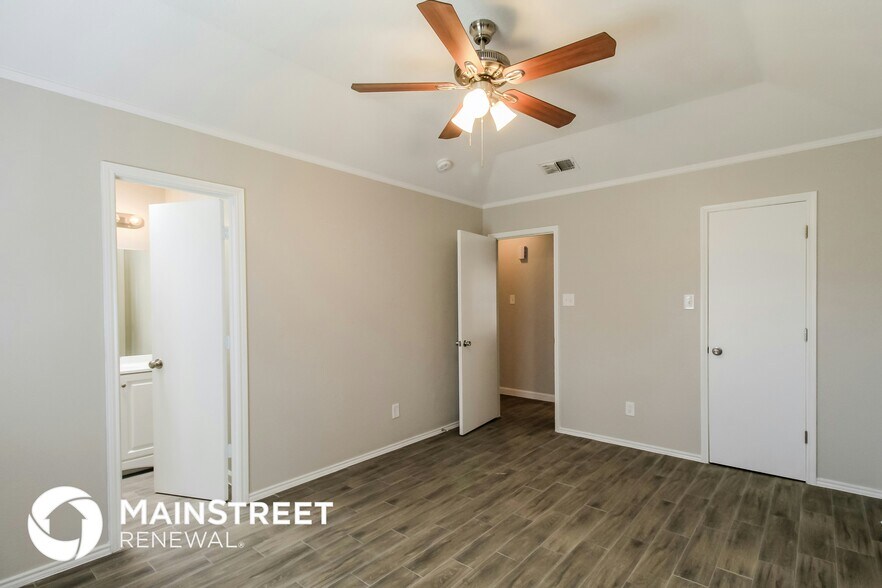 Building Photo - 1010 Galaxy Dr