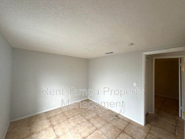 Building Photo - 1011 57th Ave Terrace E