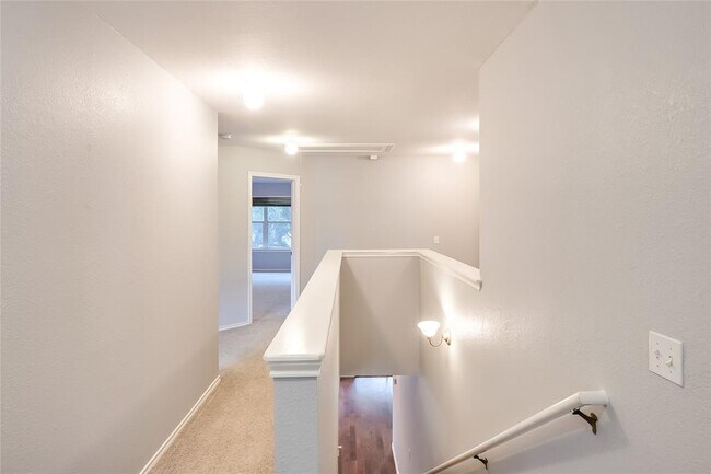 Building Photo - 1204 Mathias St