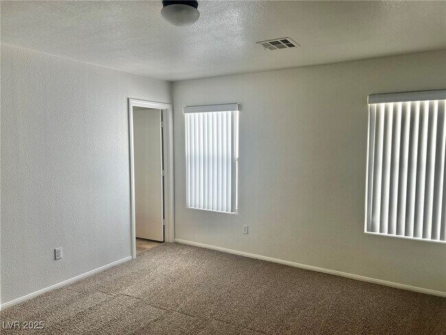 Building Photo - 3153 Amari Ave