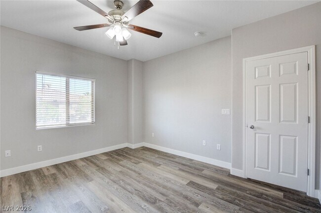 Building Photo - 7701 W Robindale Rd