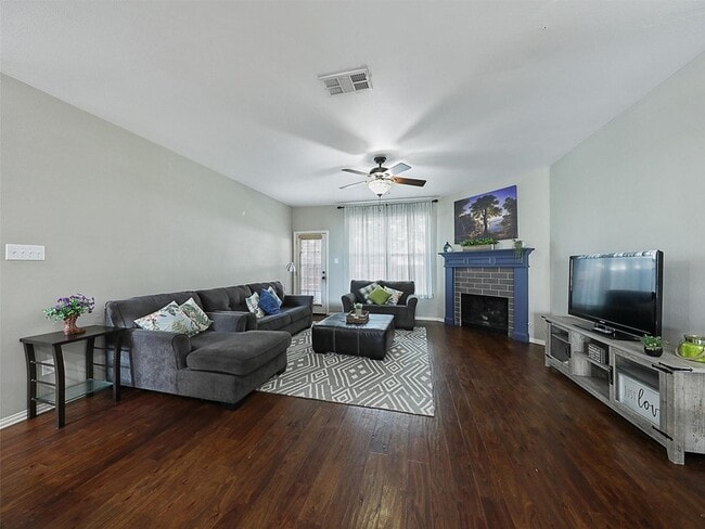Building Photo - 5004 Rain Forest Dr