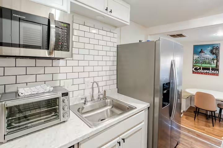 Building Photo - 3718 Live Oak St