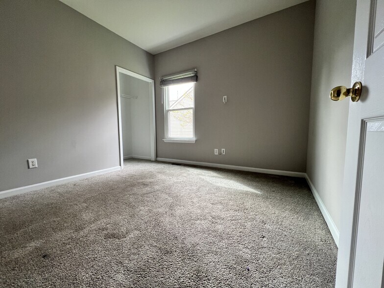 Building Photo - 1509 Sudbury Ct