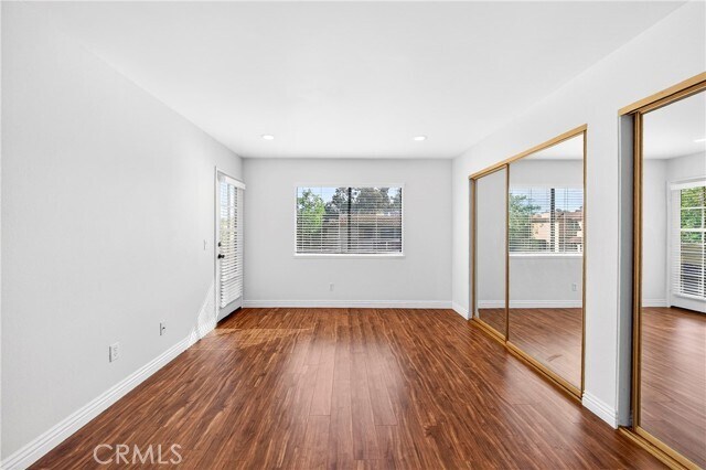Building Photo - 25261 Tanoak Ln