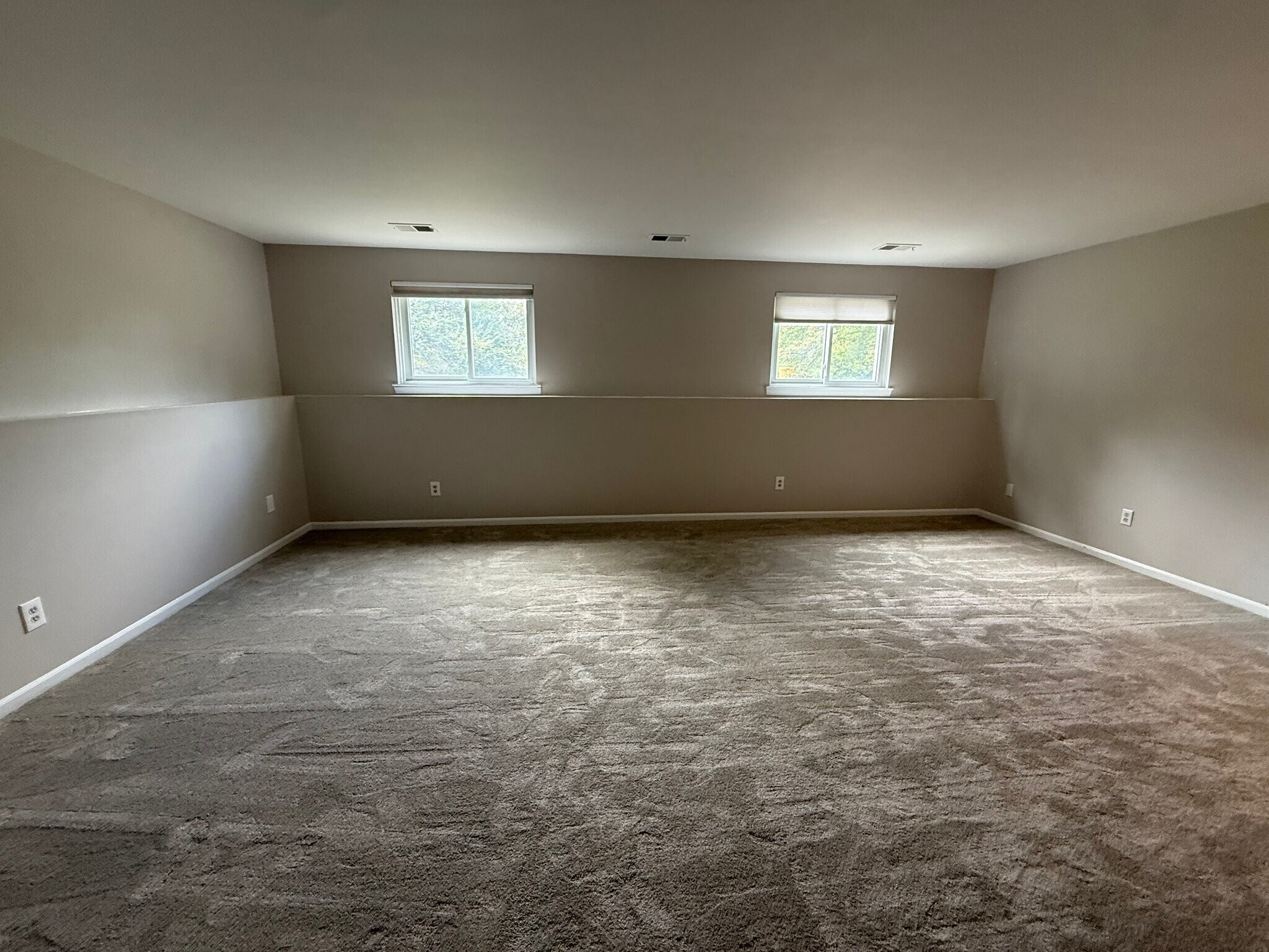 Building Photo - 61407 Dean Dr