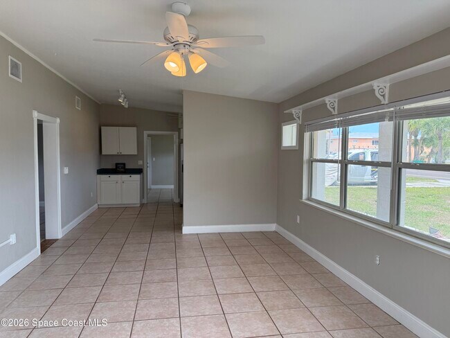 Building Photo - 910 S Orlando Ave
