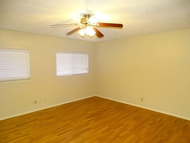 Building Photo - 6859 Flaming Ridge Dr