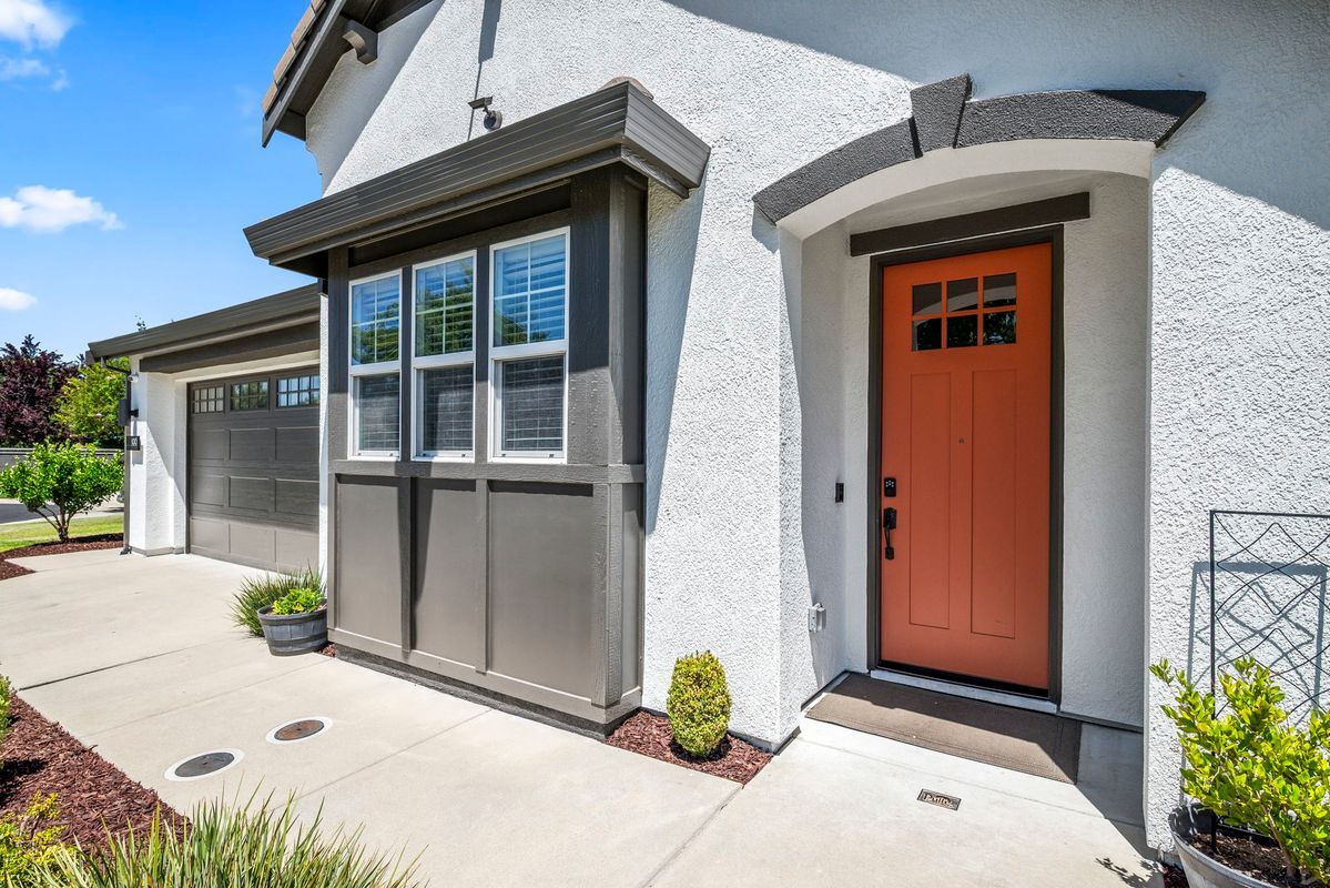 Building Photo - 100 Cropton Ct
