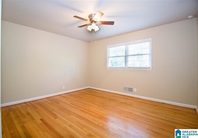 Building Photo - 4027 Montclair Rd