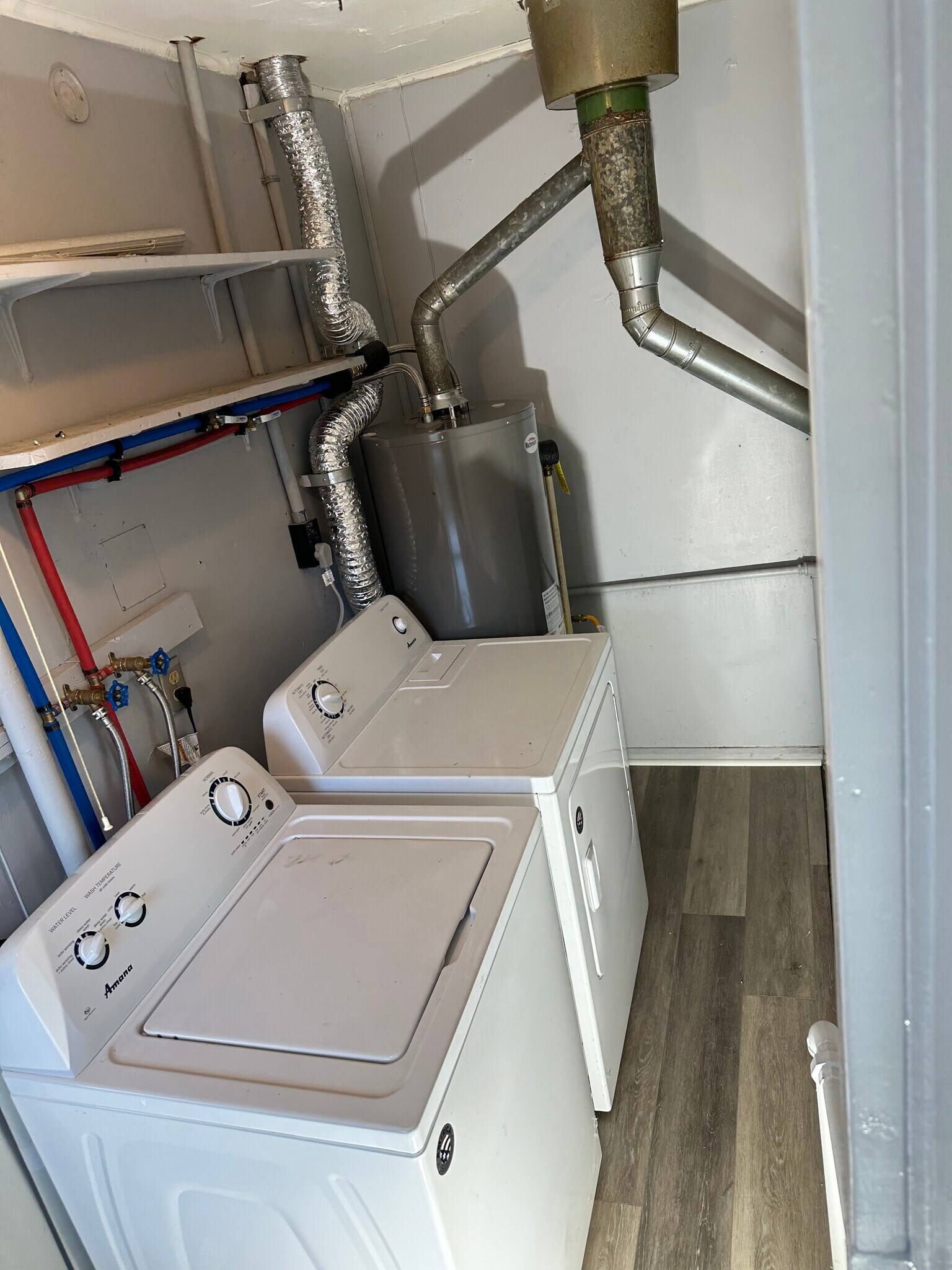 Building Photo - 2800 Darby Ln