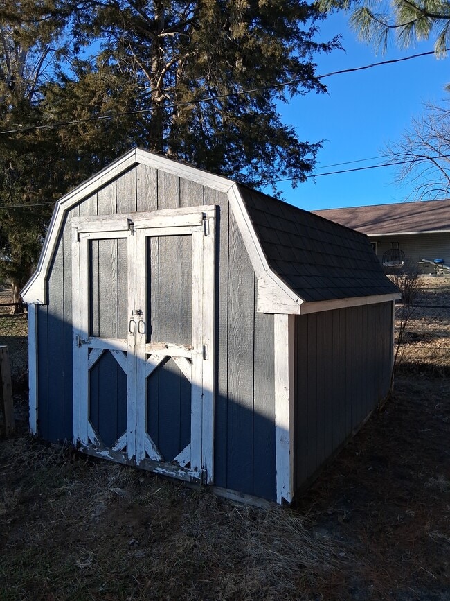 Building Photo - 2311 Hendricks St