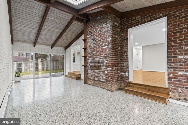 Building Photo - 7609 Woodridge Cir