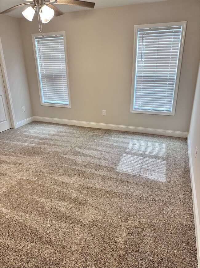 Building Photo - 175 Loren Rd