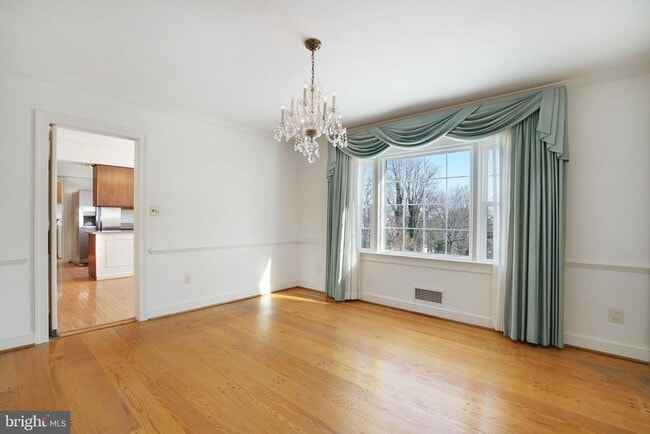 Building Photo - 513 Cathedral Dr