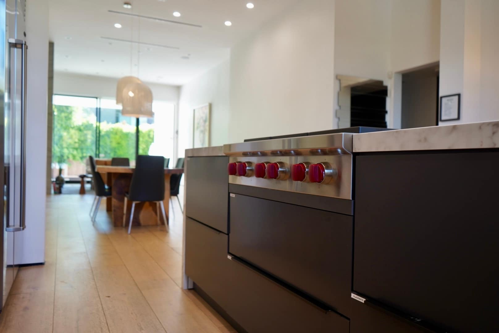 Building Photo - 738 N Sierra Bonita Ave