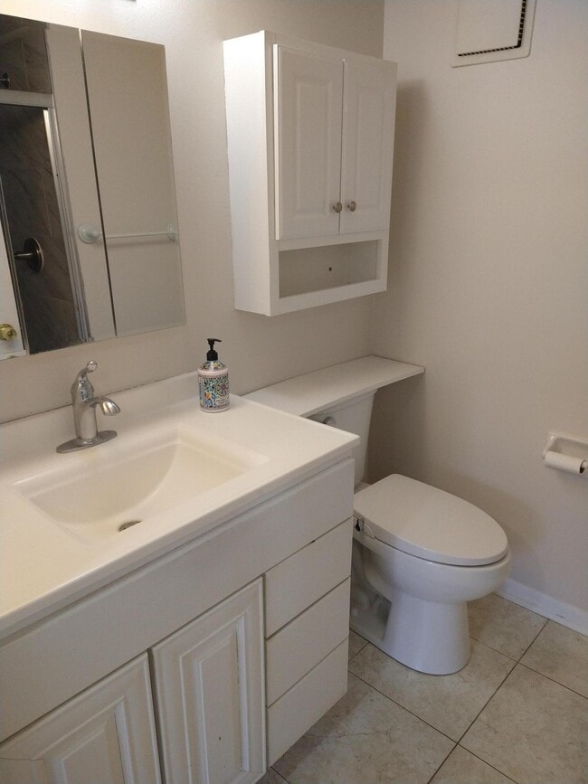 Building Photo - 20245 Independence Dr