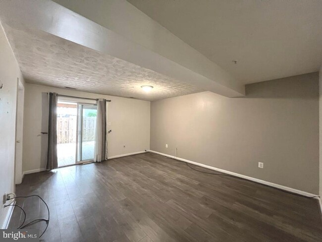 Building Photo - 7804 Creek Shore Way